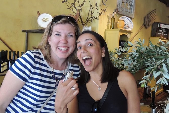 #1 Sonoma Walking Food, Wine Tasting & History Tour (Public Tour) - Wine tasting, ice cream, and chocolate