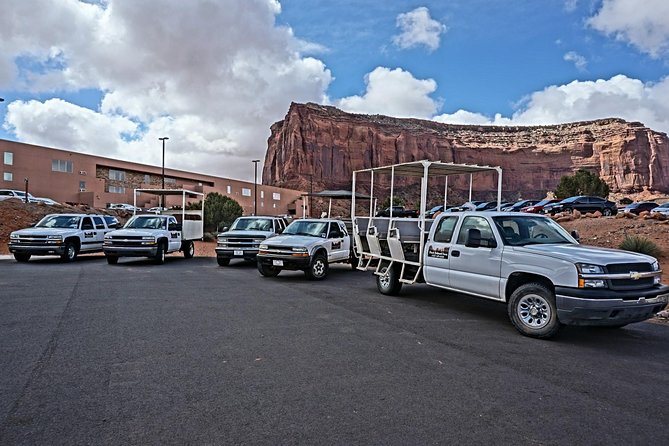 2.5 Hours of Monument Valley's Backcountry 4×4 Tour - Ear of the Wind, the largest arch in the park