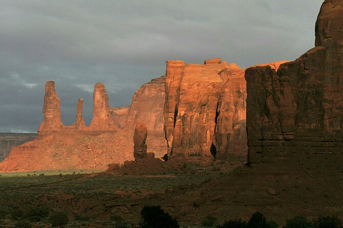 2.5 Hours of Monument Valley's Backcountry 4×4 Tour - Totem Pole and North Window viewpoints
