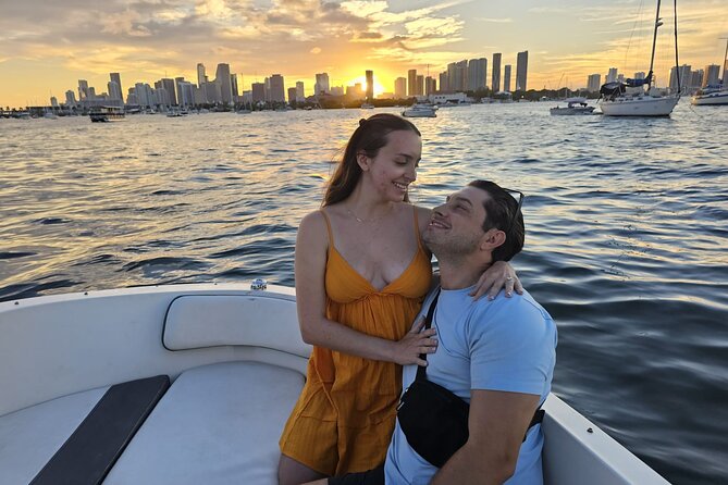 2 hrs Miami Private Boat Tour with Cooler, Ice, Bluetooth Stereo - Cooler, Bluetooth music, and the private-party feel