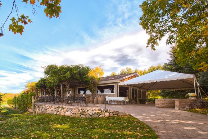 5-Hour Traverse City Wine Tour: 4 Wineries on Old Mission Peninsula - Stop three: Brys Estate and the East Bay setting