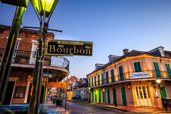 Adults Only Haunted Pub Crawl in New Orleans - A private room and a short pause