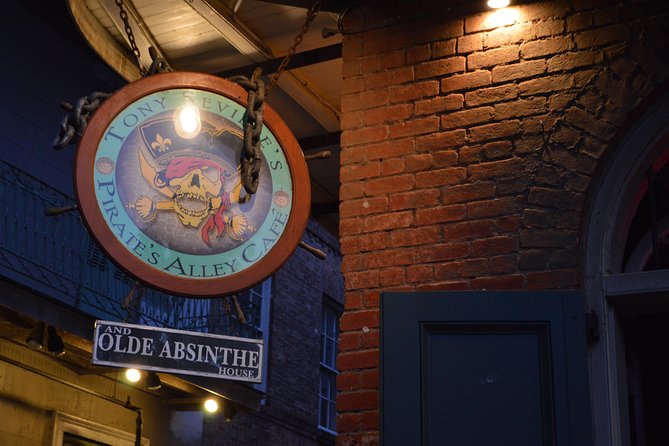 Adults Only Haunted Pub Crawl in New Orleans - The guide is the heart of the experience