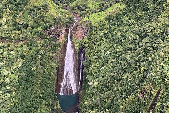Air Kauai: DOORS-OFF Helicopter Adventure - What the staff and pilots add