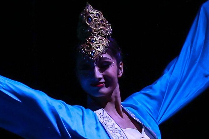 Amazing Acrobats: Grand Shanghai Circus Show in Branson - Inside the Mickey Gilley Grand Shanghai Theatre