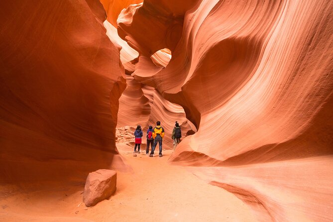 Antelope Canyon and Horseshoe Bend Day Trip from Las Vegas - Lake Powell overlook: brief but well placed