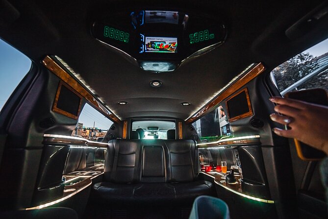 Arrival Transfer: Private Luxury 8 Passenger Limousine Service - What can go wrong, and how to reduce the risk