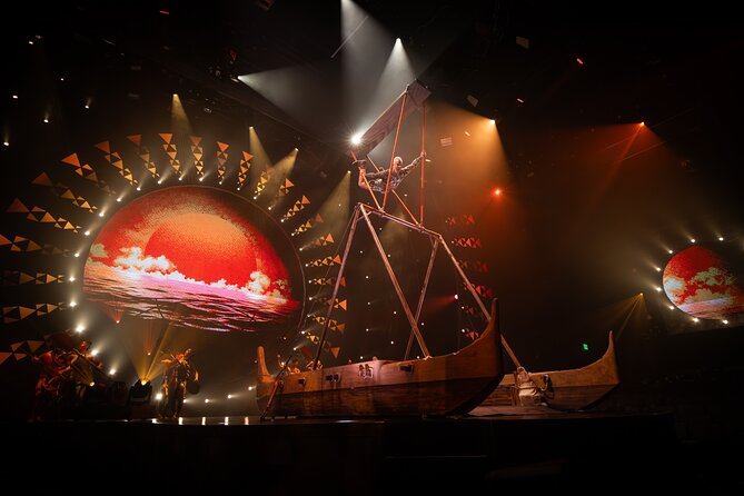 'Auana by Cirque du Soleil at the Waikiki Beachcomber Hotel - Why the small theater changes the experience