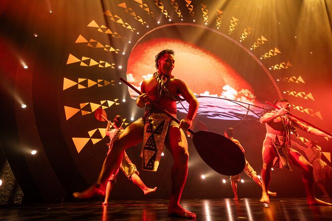 'Auana by Cirque du Soleil at the Waikiki Beachcomber Hotel - How to plan the evening in Waikiki
