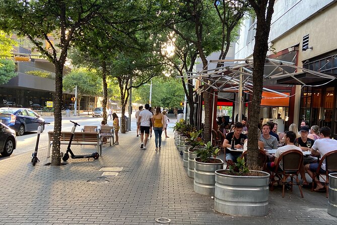 Austin Small Group Morning Walk - The 2nd Street District and downtown discoveries