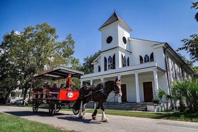 Beaufort’s #1 Horse & Carriage History Tour - The chocolate stop