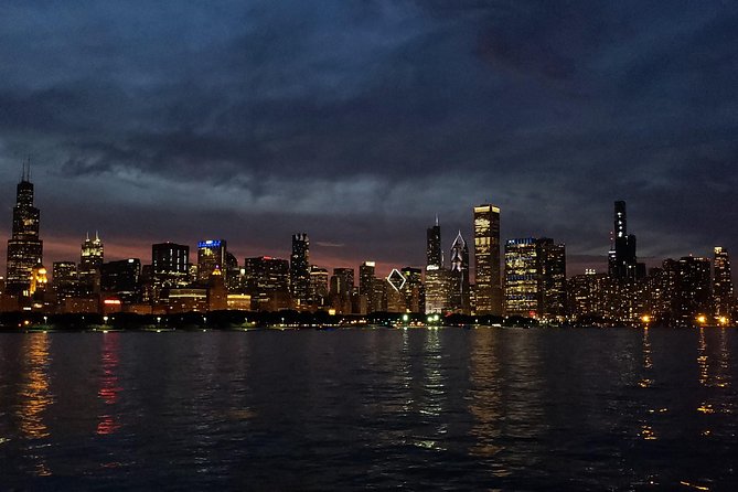 Big Bus Chicago: Hop-On Hop-Off Sightseeing Tour, 24/48/72hr Pass - Willis Tower and the view from Stop 2