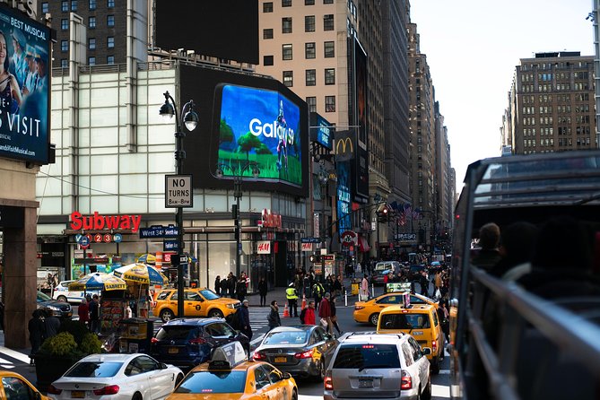 Big Bus NYC: Hop-On Hop-Off Sightseeing Tour by Open-top Bus - Downtown Red Route: from Times Square to Lower Manhattan