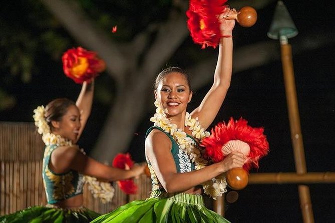 Big Island, Hawaii: Admission to Voyagers of the Pacific Luau - An oceanfront luau with a clear Kona setting