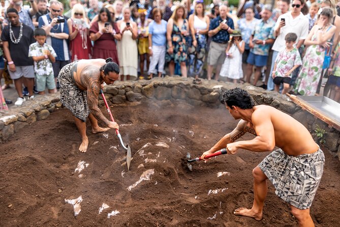 Big Island, Hawaii: Admission to Voyagers of the Pacific Luau - The sunset is a real part of the value