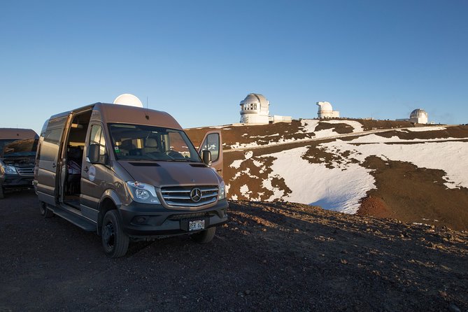 Big Island: Mauna Kea Summit and Stars Small-Group Adventure Tour - Meeting in Kona and settling into the van