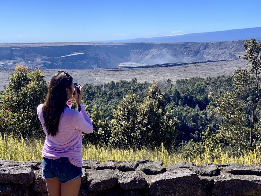 Big Island: Volcanoes, Waterfalls, & Coffee Farm Day-Trip - Punalu’u Bake Shop and the black-sand coast