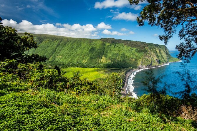 Big Island Waterfalls Tour with Swimming and Botanical Garden - Saddle Road closes the loop