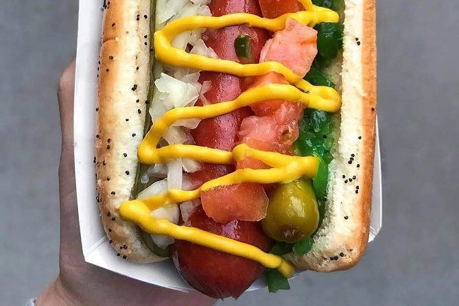 Bikes, Bites & Views: Chicago's Signature Dishes Bike Tour-Adults - Old Town, the Gold Coast, and Chicago’s changing identity