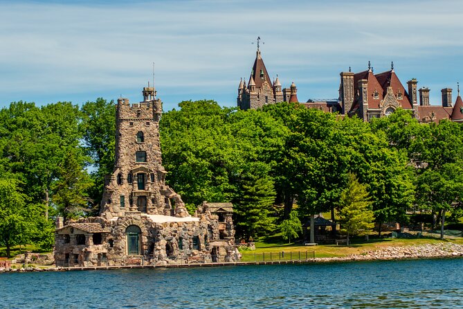 Boldt Castle and 2 Nation Tour - Boldt Castle on Heart Island