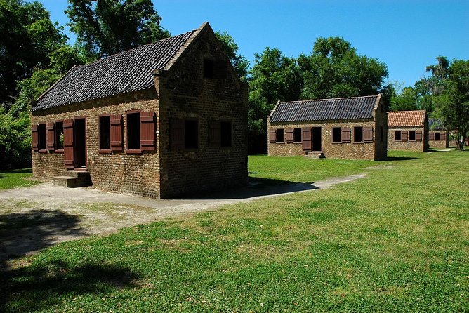 Boone Hall Plantation Admission & Tour with Transportation from Charleston - From Charleston to Boone Hall by air-conditioned bus