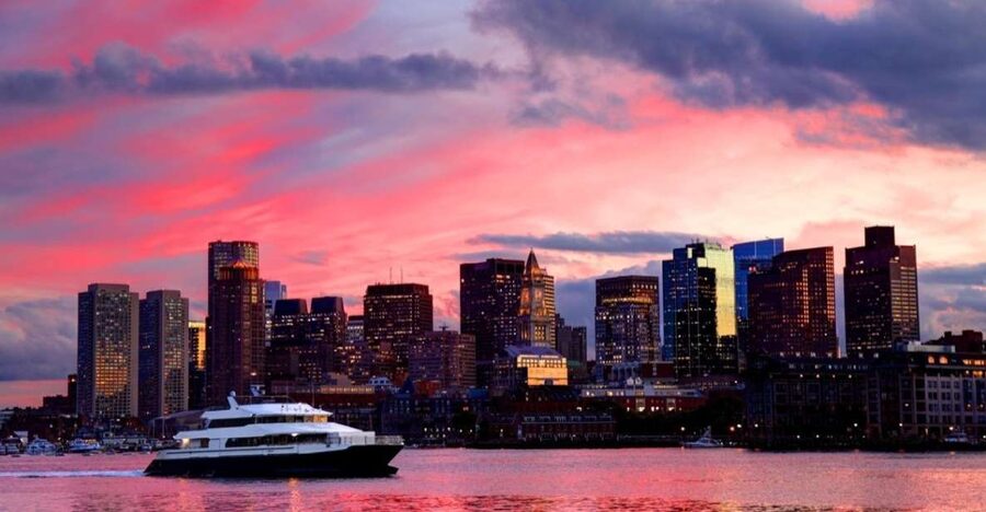 Boston: City Cruises Sunset Skyline Cruise with Commentary - Finding the boat at Long Wharf
