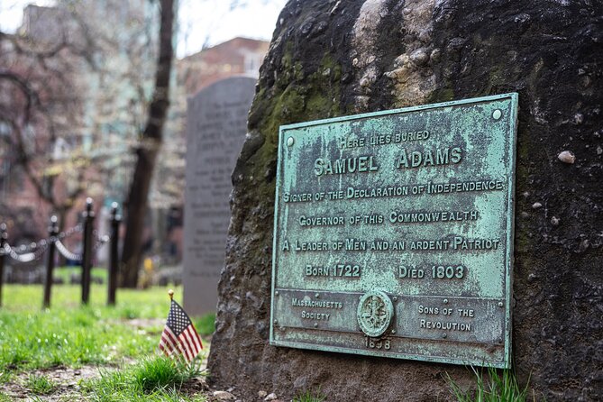 Boston Food & History: Pizza, North End & Freedom Trail - Granary Burying Ground and Boston Common