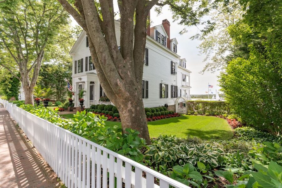 Boston: Martha's Vineyard Day Trip with Optional Island Tour - Who should book this Martha’s Vineyard trip
