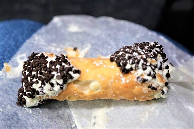 Boston Pizza Lovers Food and History Walking Food Tour - Guides who keep the pace lively