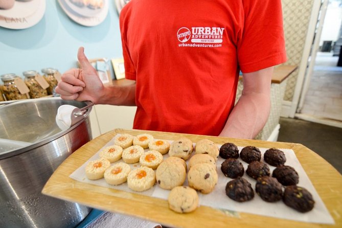 Brooklyn Food Walking Tour: Local Eats & Family‑Run Shops - Atlantic Avenue and a taste of Brooklyn Heights