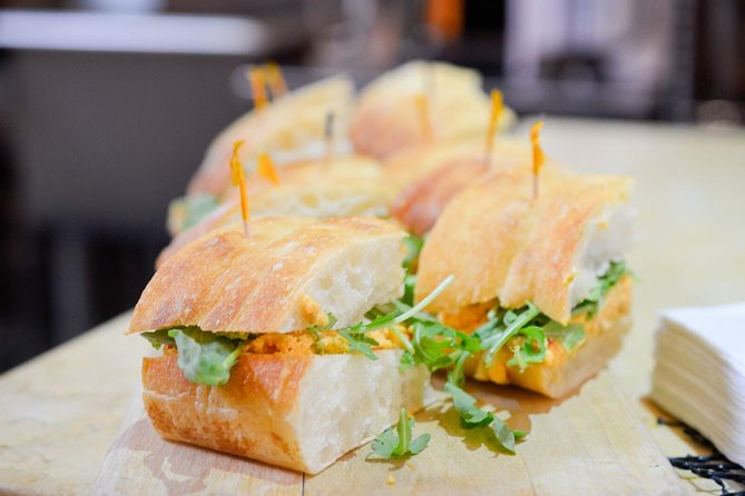 Brooklyn Food Walking Tour: Local Eats & Family‑Run Shops - The guide makes the difference