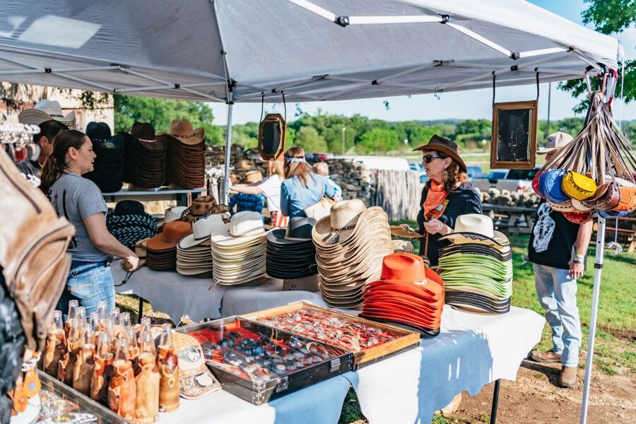 Bulverde: Saturday Night Rodeo General Admission Ticket - Arriving at Tejas Rodeo in Bulverde