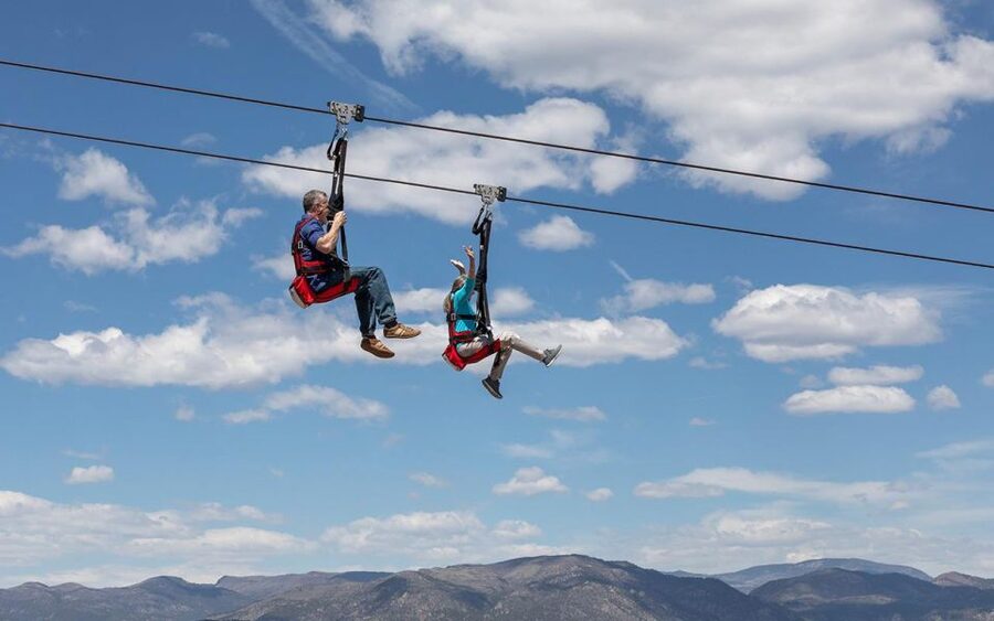 Cañon City: Royal Gorge Bridge & Park Entry Ticket & Gondola - Choose the right season and watch the wind