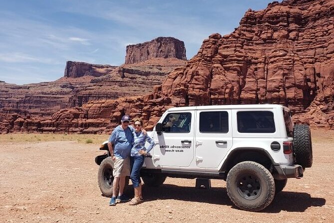 Canyonlands National Park Backcountry 4x4 Adventure from Moab - Goosenecks Overlook puts the bends on display