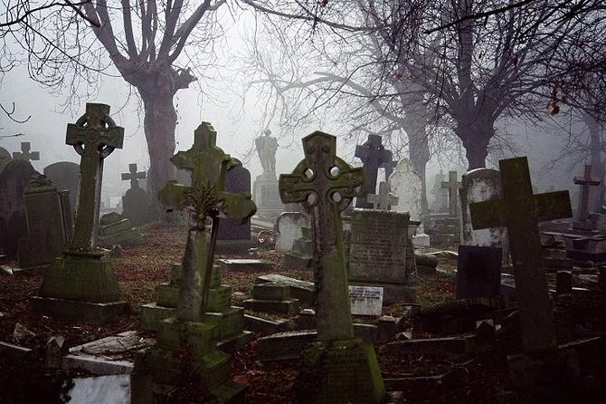 Cemetery and Ghost BYOB Bus Tour in New Orleans - Why a cemetery after dark changes the experience