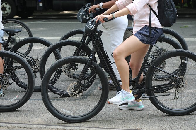 Central Park Bike Rental New York City - Following the paved routes through the park