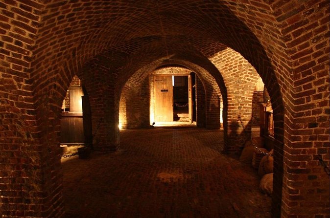Charleston Ghost & Dungeon Night-Time Walking Tour with Entry to Provost Dungeon - Ghost stories, voodoo, and Lowcountry superstition
