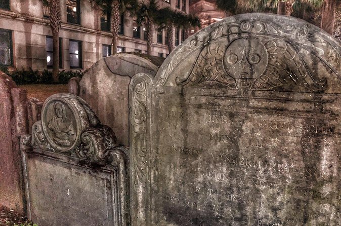 Charleston Ghost & Graveyard Night-Time Guided Walking Tour - Strengths and weak points at a glance