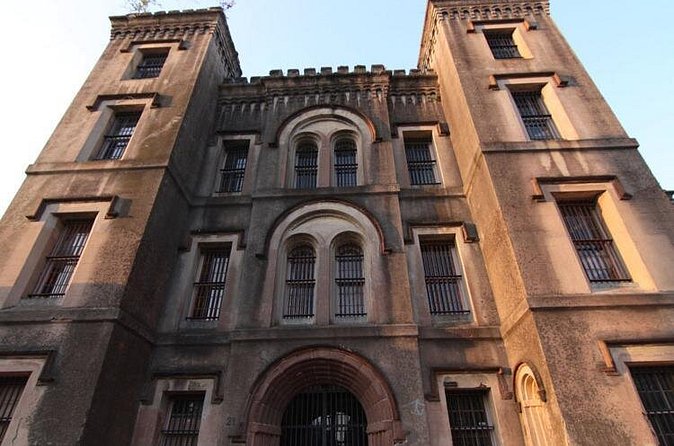 Charleston Haunted Jail Night-Time Walking Tour with Admission to Old City Jail - How scary is the 45-minute tour?