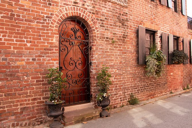 Charleston in a Nutshell Private Tours - The Battery and White Point Gardens