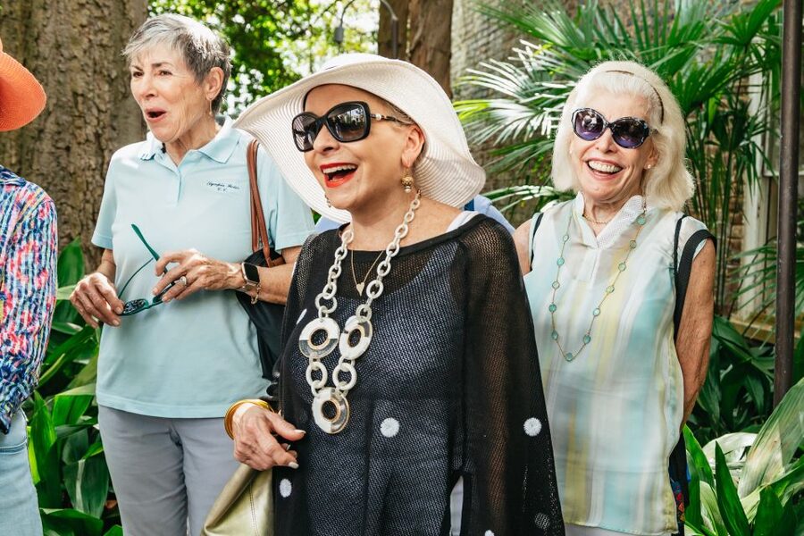 Charleston: Old Walled City Historical Walking Tour - Starting at Meeting and Chalmers Streets