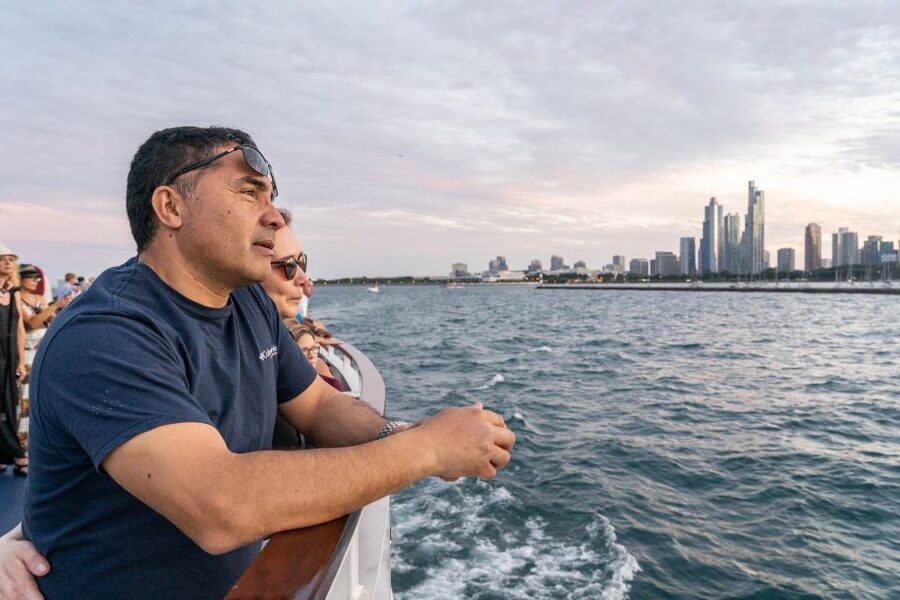 Chicago: 1.5-Hour Scenic Sunset Lake Cruise - The bar, Garrett’s Popcorn, and what to eat