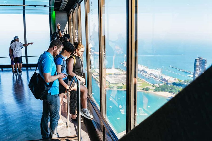 Chicago: 360 CHICAGO Observation Deck Ticket - CloudWalk adds color and photo opportunities