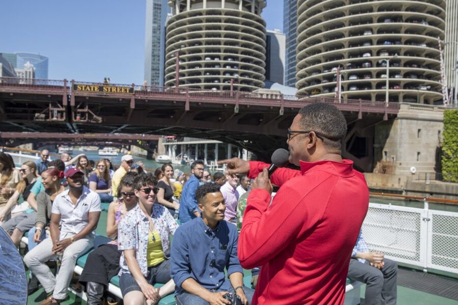 Chicago: Architecture Center Cruise on Chicago's First Lady - Why the Chicago River is the right place to study the city
