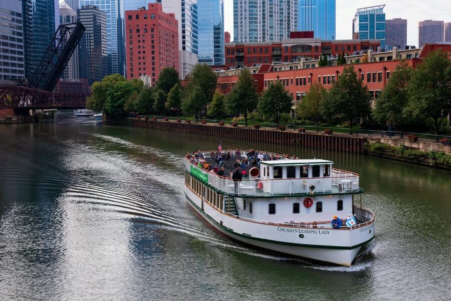 Chicago: Architecture Center Cruise on Chicago's First Lady - Choosing the best time of day