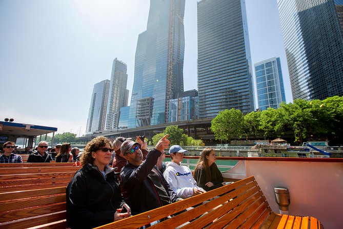 Chicago Architecture River Cruise - Cold weather, evening light, and the outdoor tradeoff