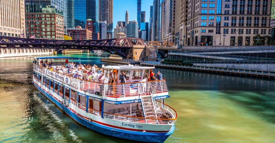 Chicago: Architecture River Cruise Skip-the-Ticket Line - What you see from the boat
