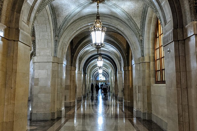 Chicago Architecture Tour: Underground Pedway and the Loop - The Picasso in Daley Plaza