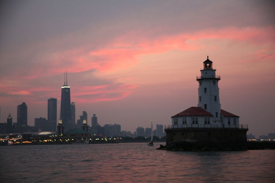 Chicago by Night River and Lake Cruise - Why Chicago by night works so well from the water