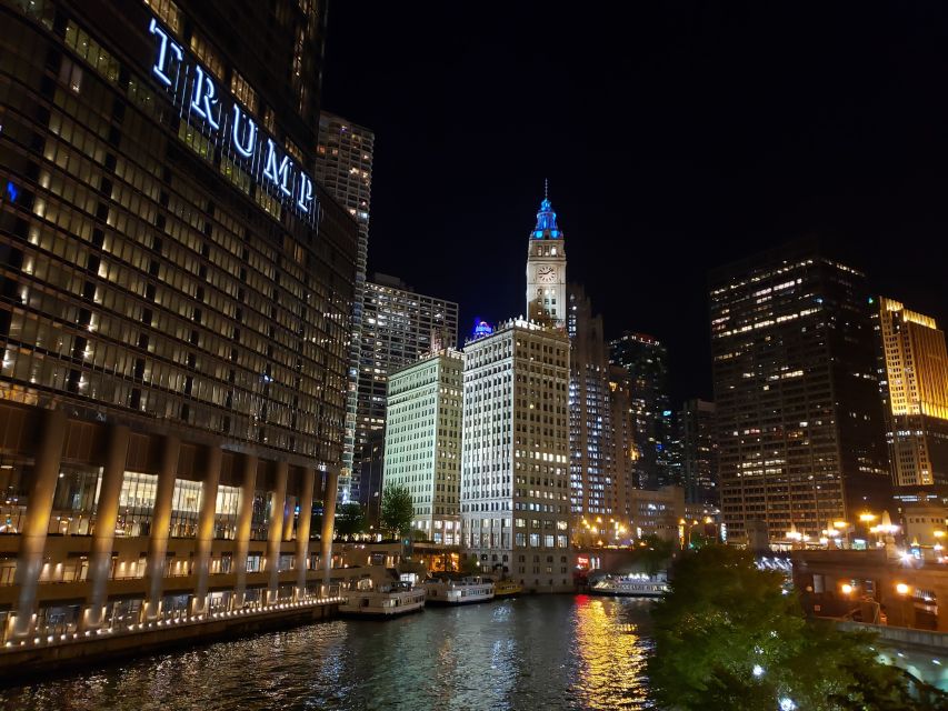 Chicago by Night River and Lake Cruise - The wide view from Lake Michigan